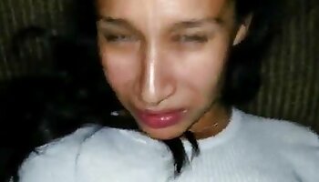 Hairy TS Tart Mariana Lins وسوسه یک عامل Pervy برای ضربه زدن عکس متحرک کیر تو کس به الاغ او
