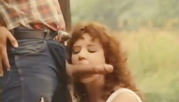 شاخدار ونسا لئون سوار یک دیک بزرگ تصاویر متحرک سک است