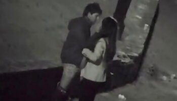 نوجوان 18 ساله سکس متحرک حشری زرق و برق دار برنامه ای نرم ارائه می دهد