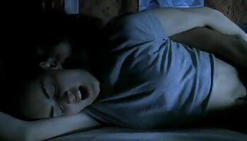 داغ MILF آریلا فرارا فیلمسکسی متحرک به مرد اجازه می دهد او را جلوی شوهرش فاک کند